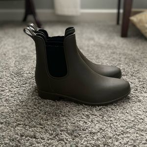 Universal Thread Ankle Rain Boots